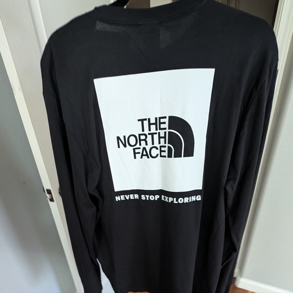 The North Face Circular Design Logo Long Sleeve Shirt Size Large Nwt ❤️